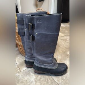 Sorel Dark Gray and Black Leather Boots